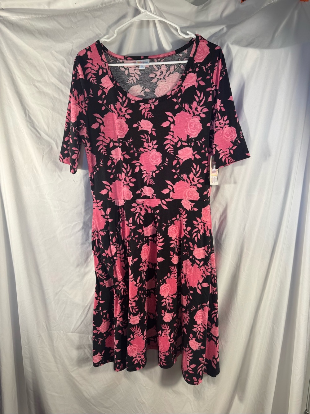 LulaRoe Nicole Dress XL NWT Black Pink Floral Rose Short Sleeved A-Line